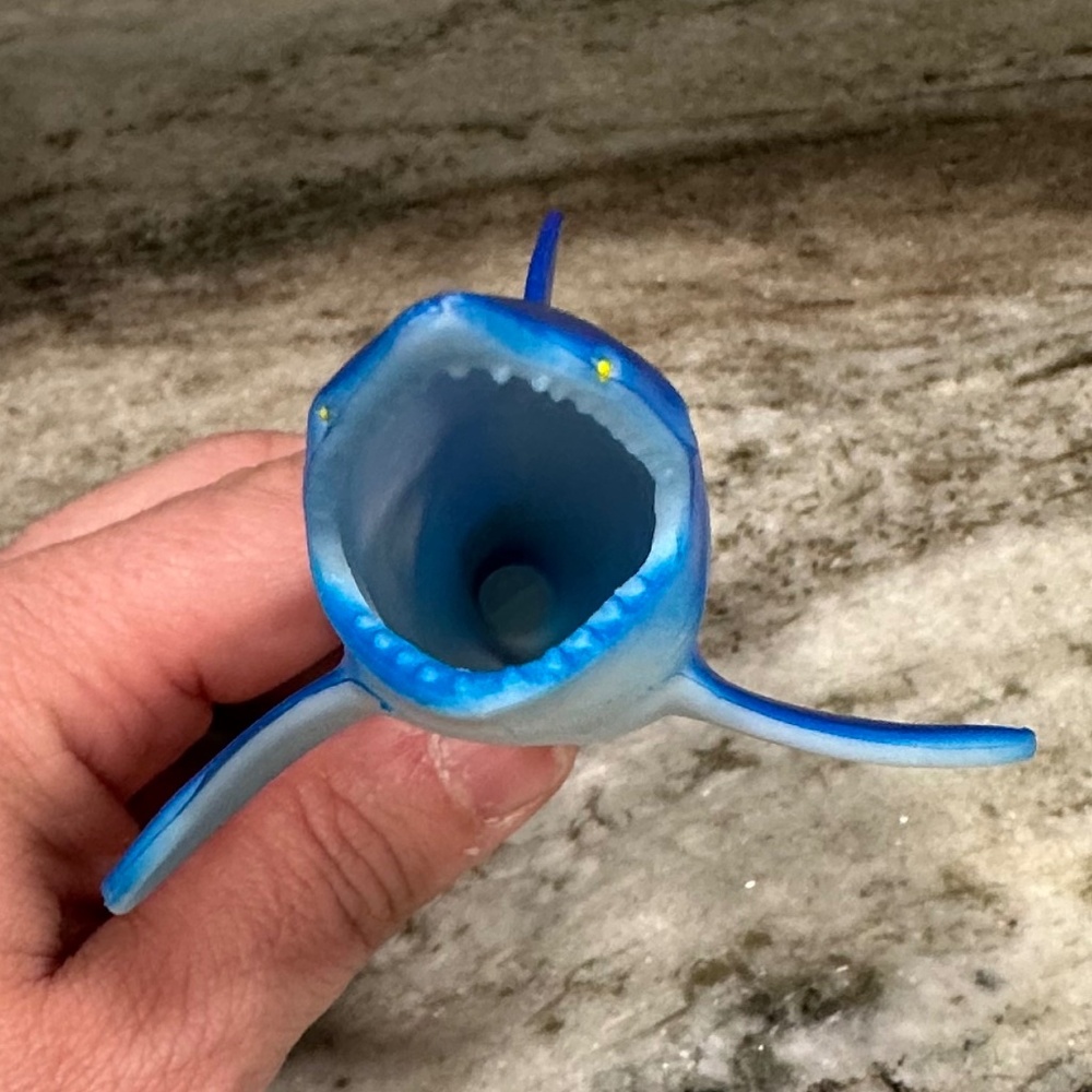 Blue Chair Bay Rum SHARK SHOOTER Figural Hanging Shot Glass Kenny Chesney NEW - Picture 5 of 7